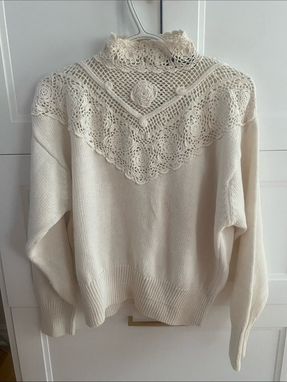 Hunters Run Cream Crochet Yoke Turtleneck long sleeved Cotton Sweater Size Large